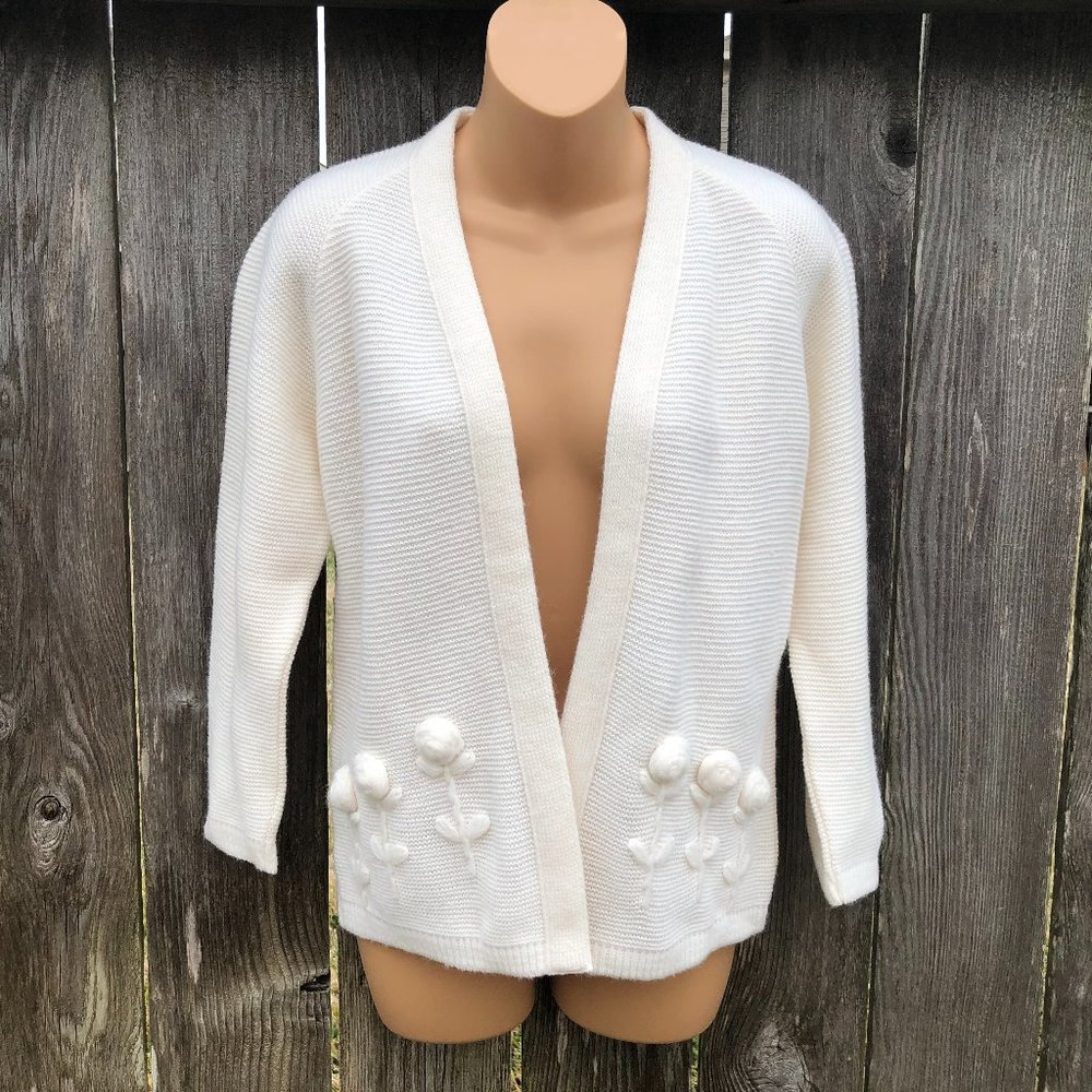 Vintage Sakowitz Ivory Cardigan Sweater Open Flower Detail Wool? Petite Size M